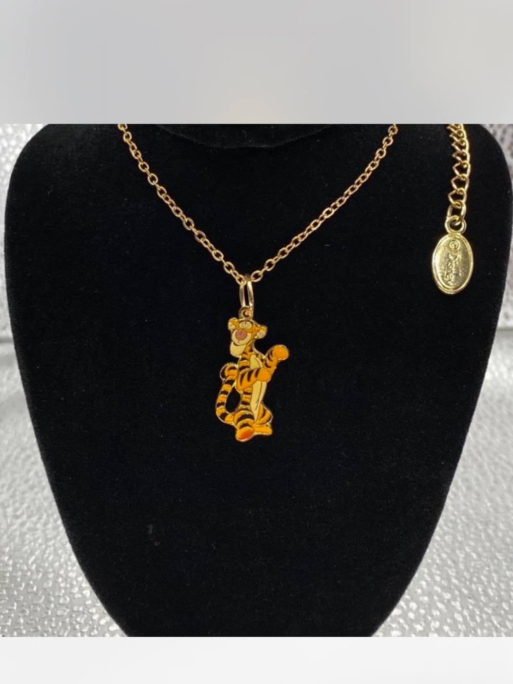 ^^^ Disney *** Gold-Tone Tigger Pendant Necklace  ^^^ Collectors *^*